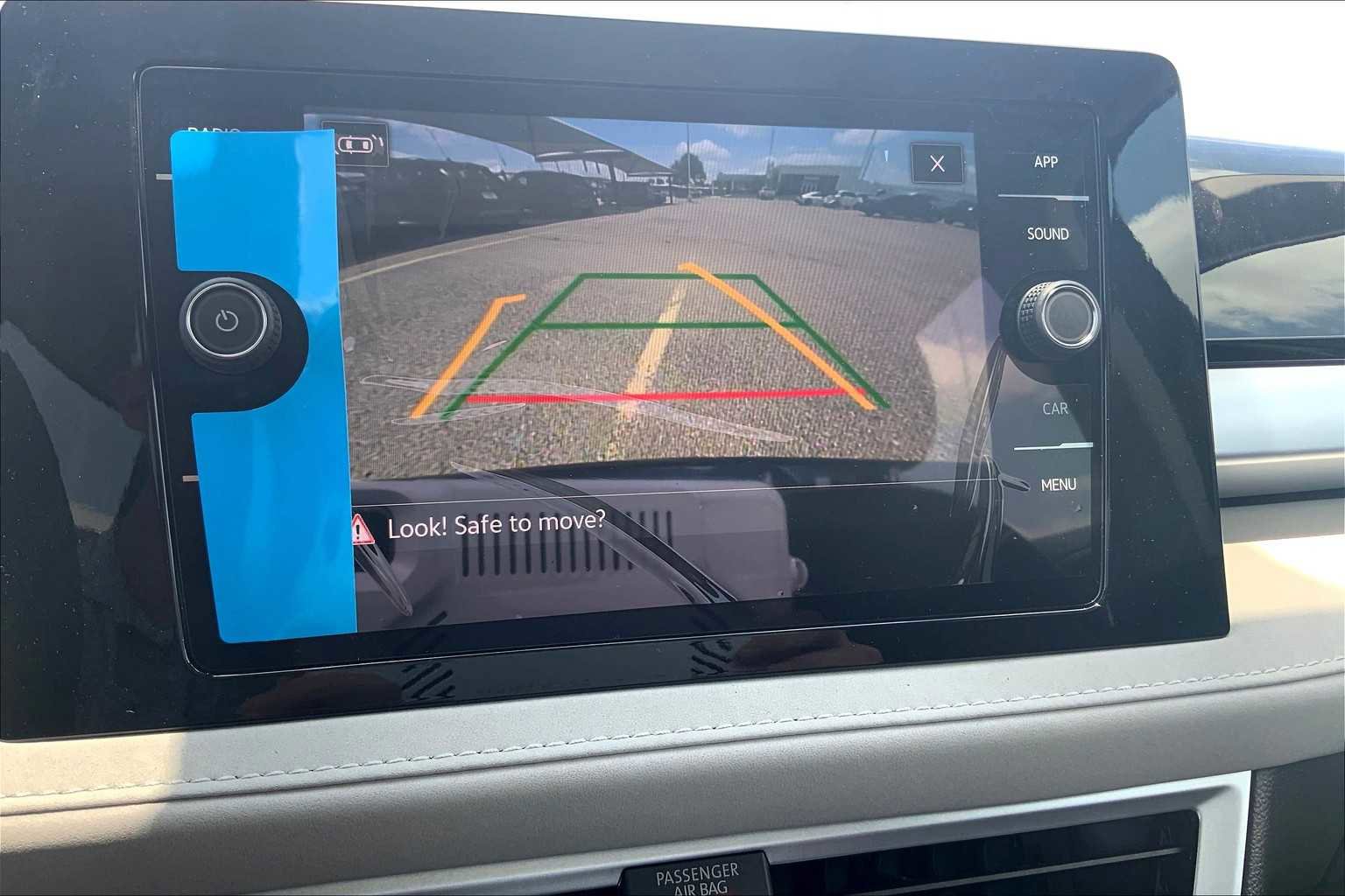 Used 2025 Volkswagen Taos SE AWD/4WD image 19