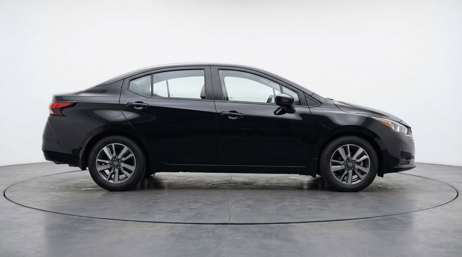 Used 2025 Nissan Versa SV image 11