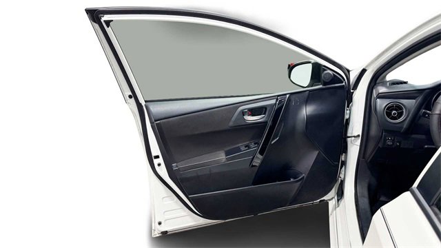 Used 2017 Toyota Corolla iM image 10