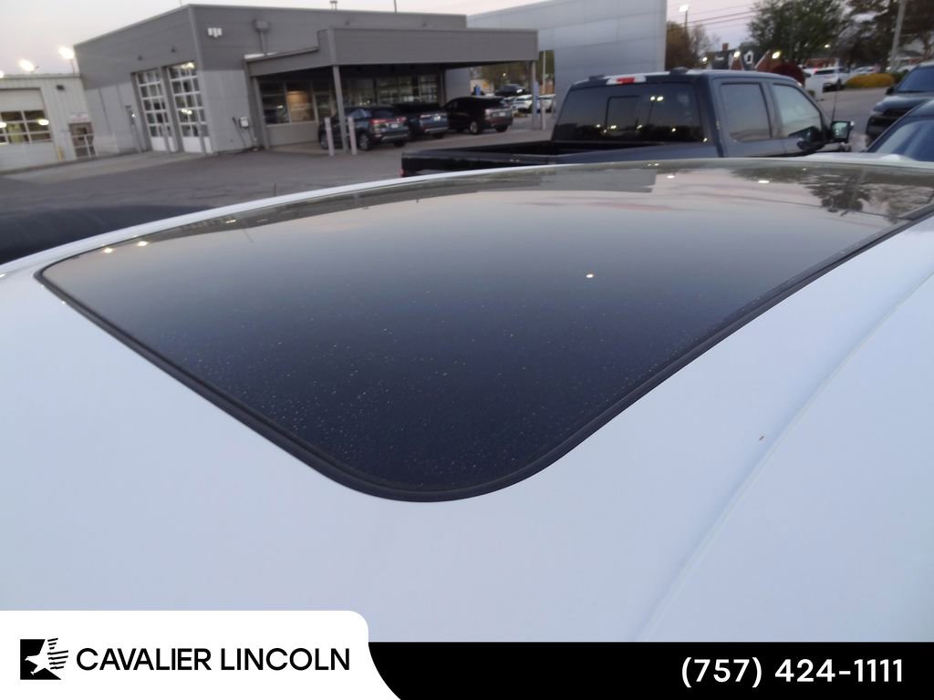 Used 2023 Lincoln Nautilus Reserve image 9
