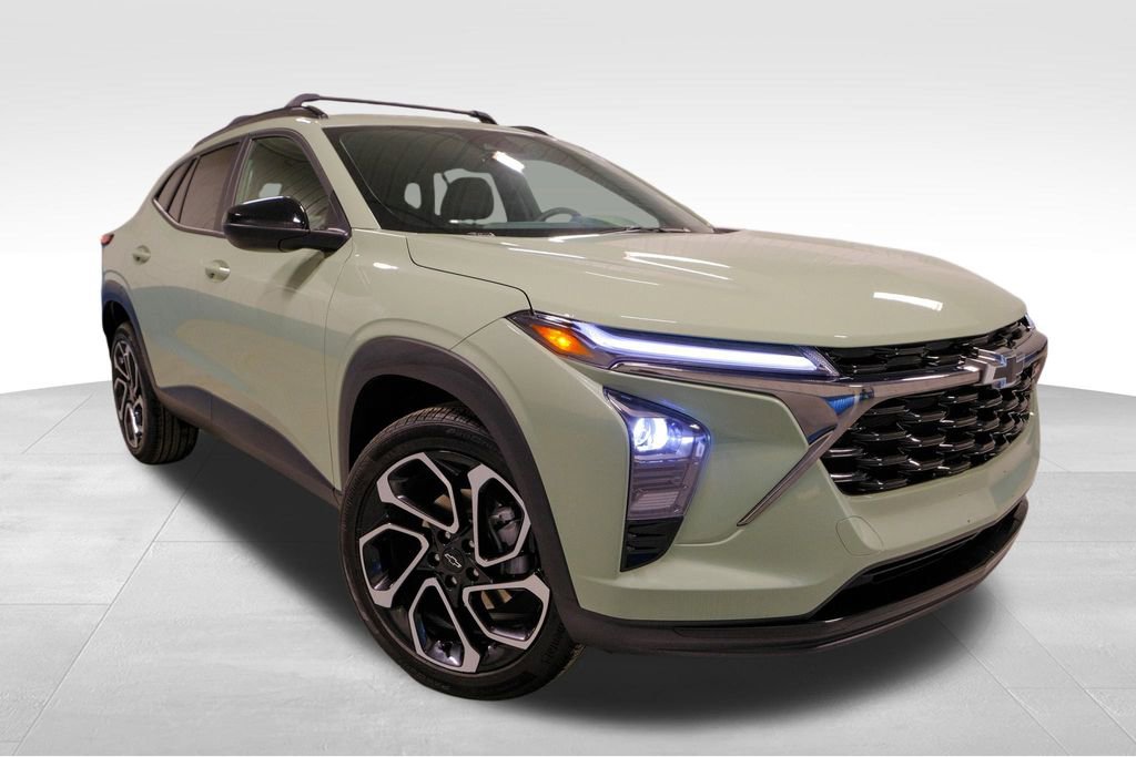 Used 2024 Chevrolet Trax RS w/ Sunroof Package image 11