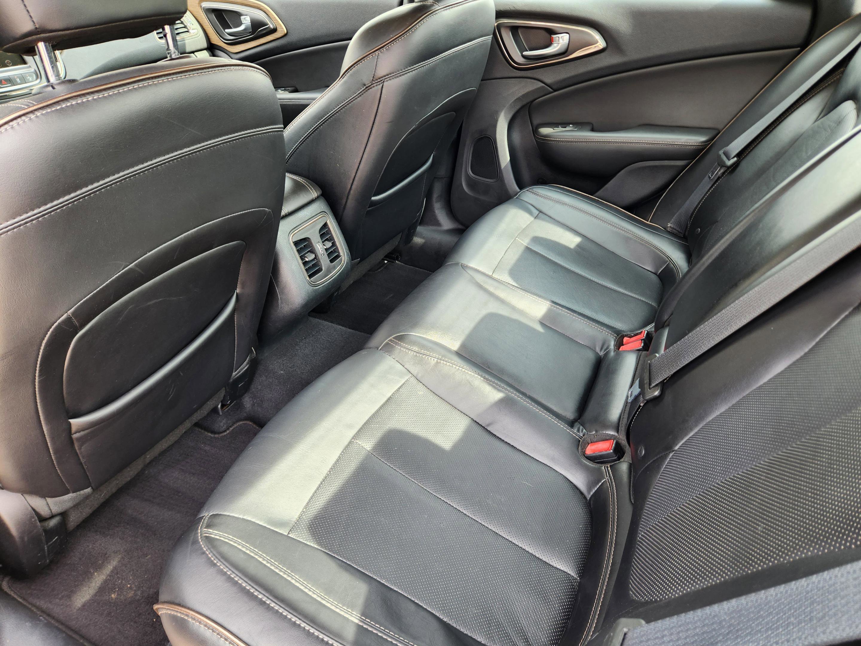 Used 2016 Chrysler 200 C w/ Premium Group image 30