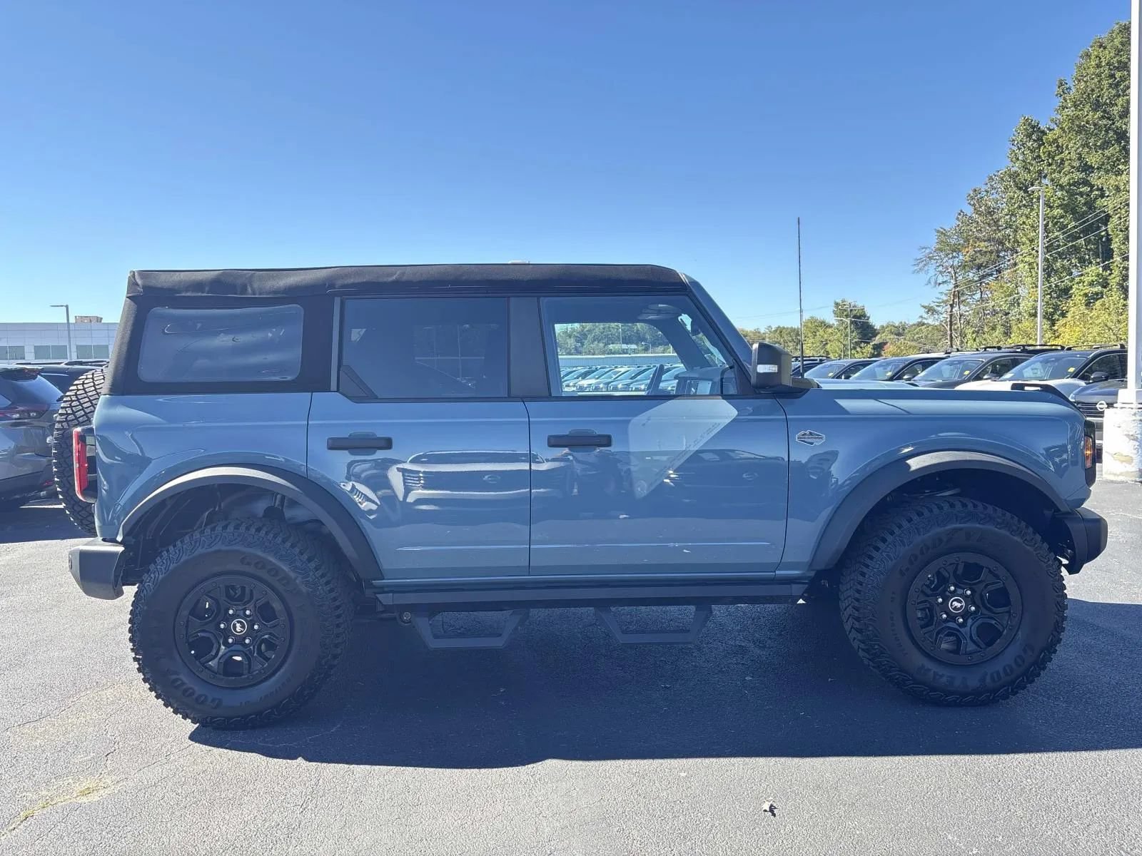 Used 2023 Ford Bronco Wildtrak AWD/4WD image 2