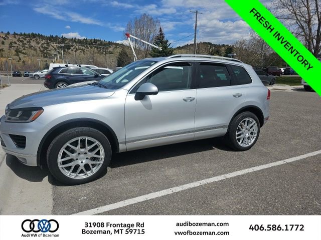 Used 2017 Volkswagen Touareg Sport AWD/4WD image 1