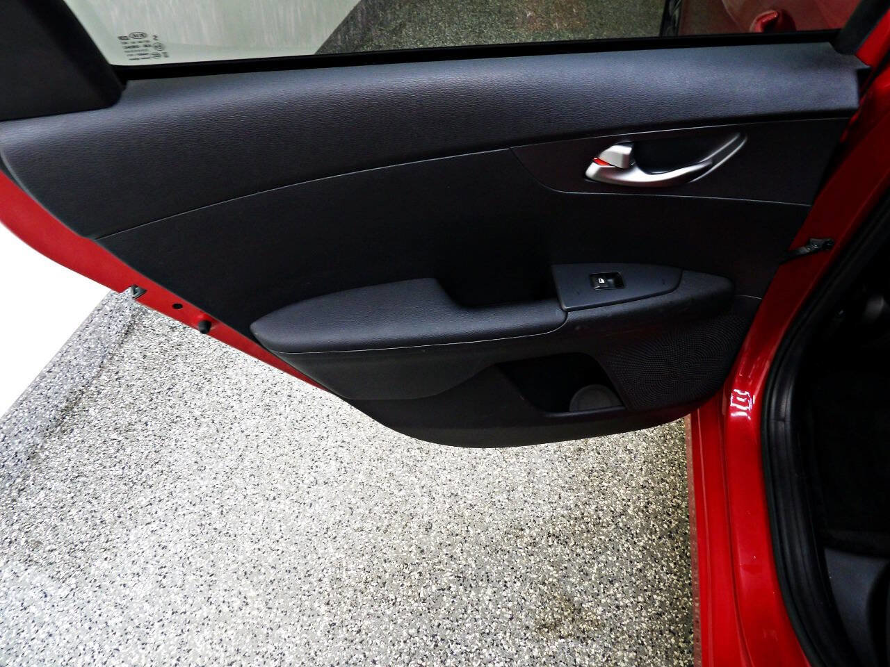 Used 2020 Kia Forte LXS FWD image 9