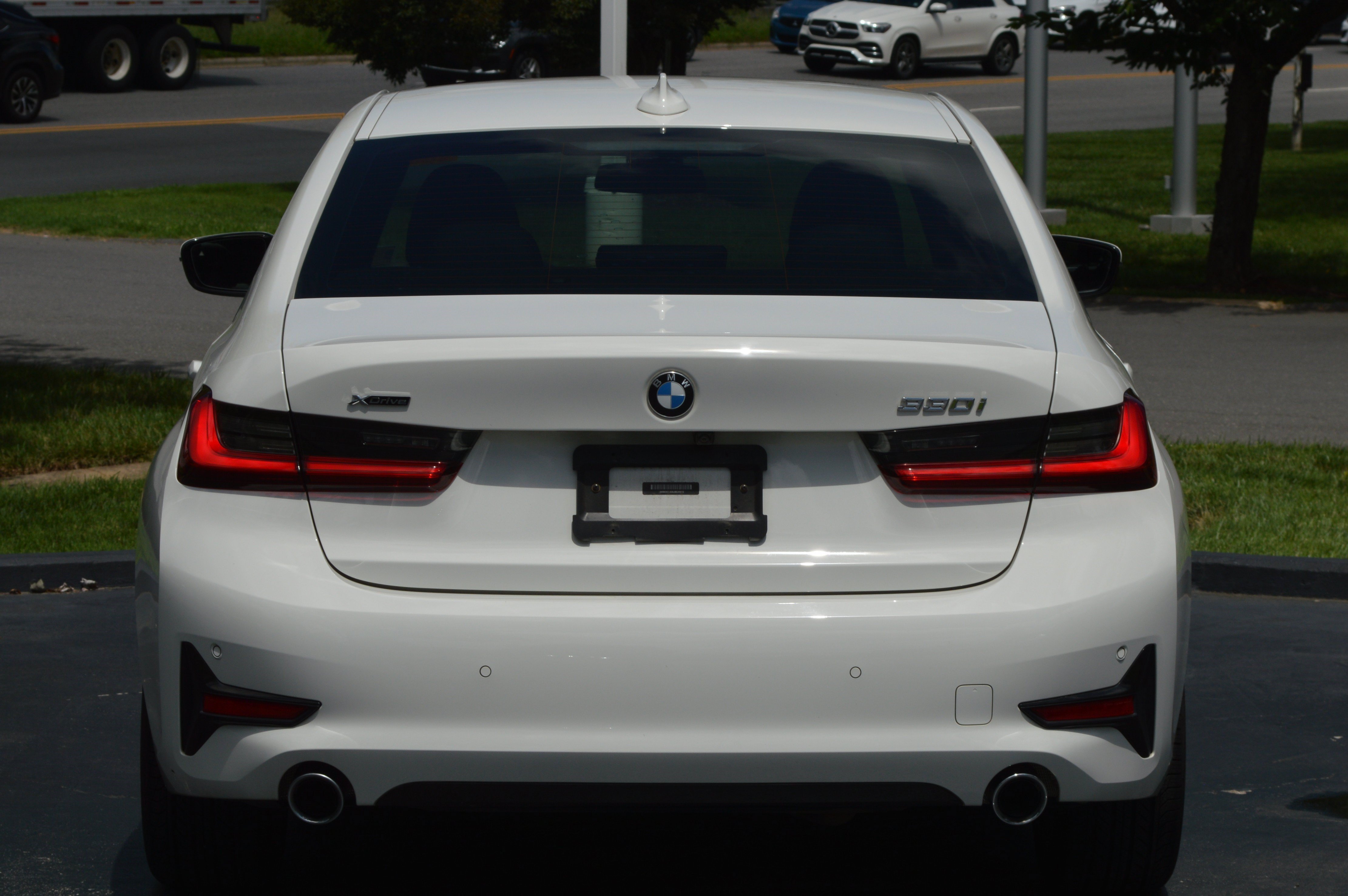 Used 2020 BMW 330i xDrive Sedan w/ Premium Package AWD/4WD image 10