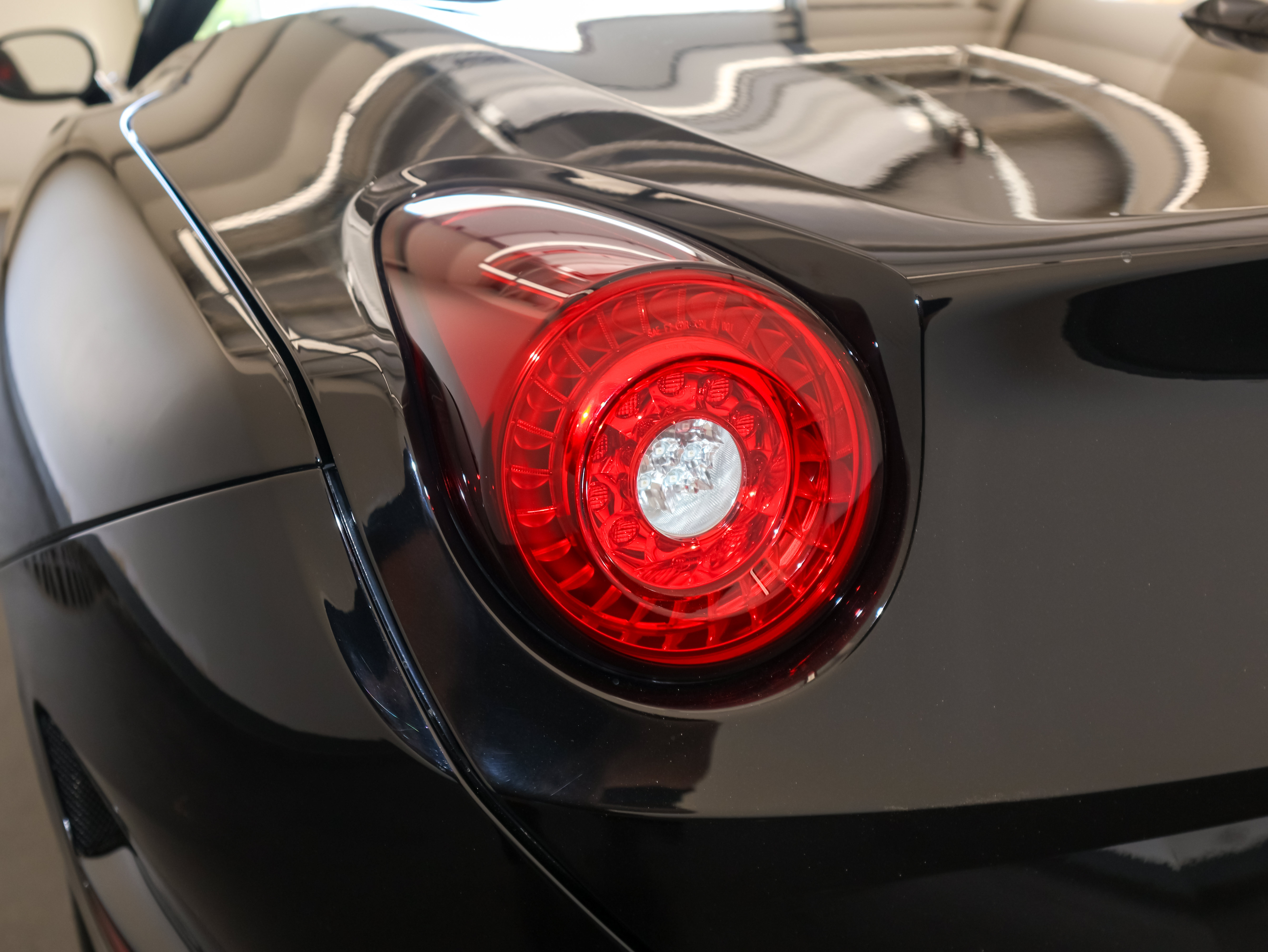 Used 2017 Ferrari California T RWD image 44