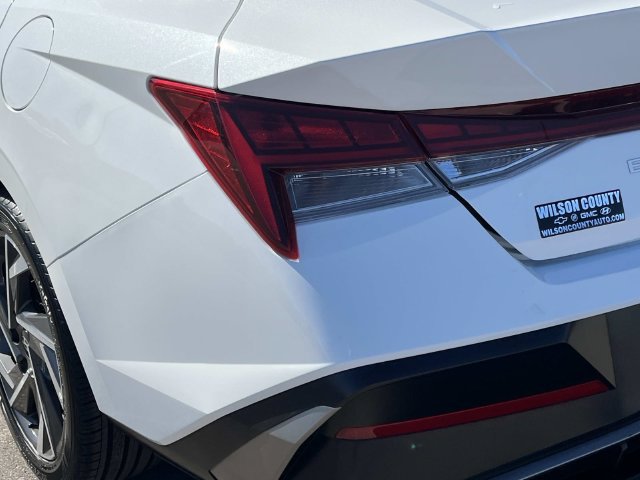 Certified 2025 Hyundai Elantra SEL FWD image 10
