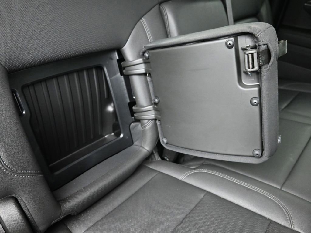 Used 2022 Chevrolet Silverado 1500 LTZ w/ LTZ Convenience Package II image 9