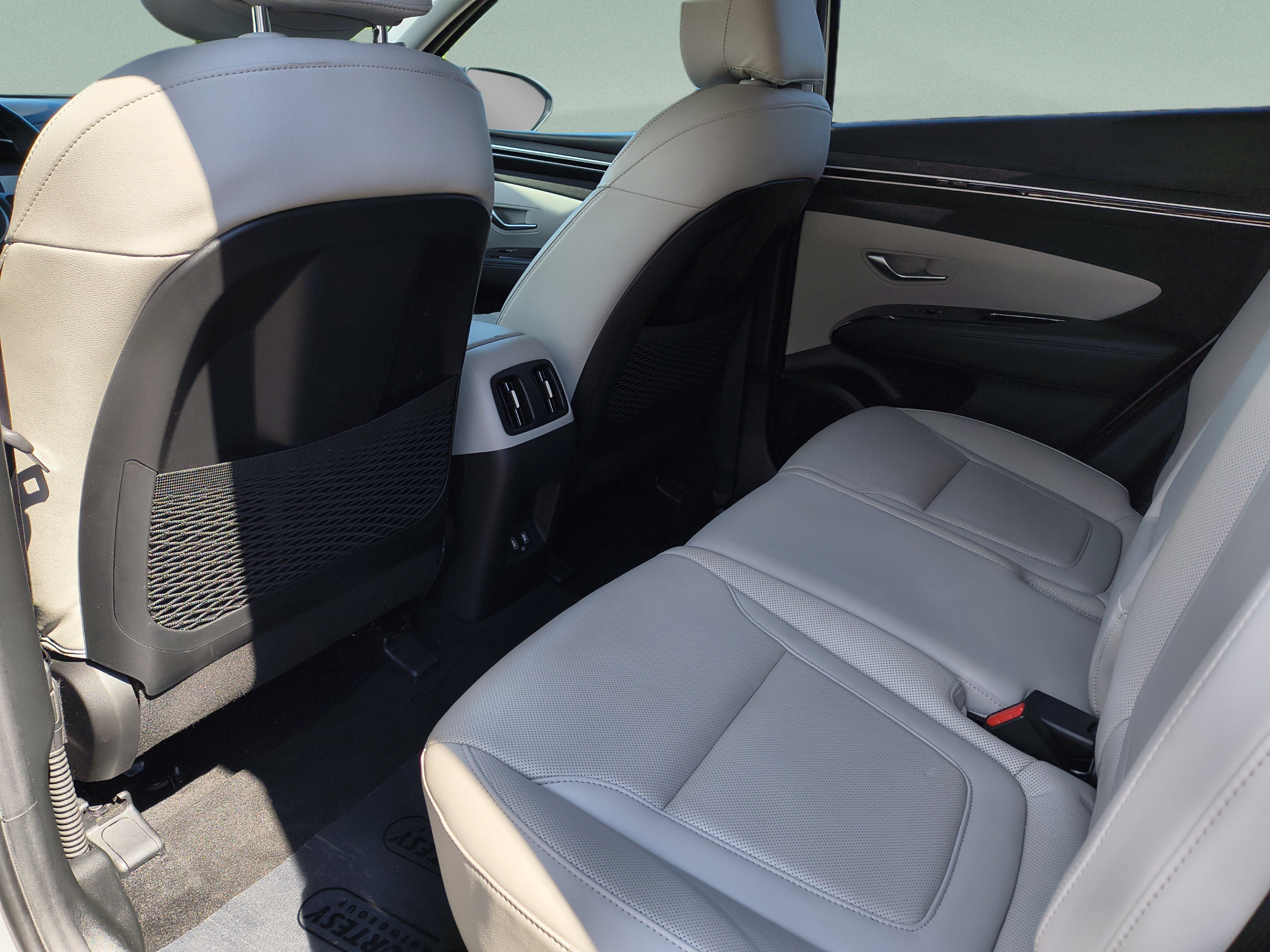 Certified 2024 Hyundai Tucson Limited FWD image 16