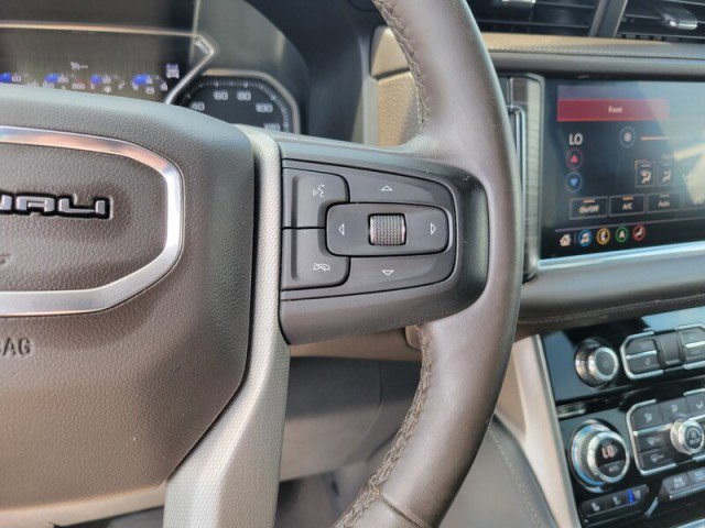 Used 2021 GMC Yukon Denali w/ Denali Premium Package image 13