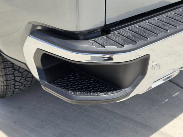 Used 2026 Chevrolet Silverado 1500 LTZ AWD/4WD image 32
