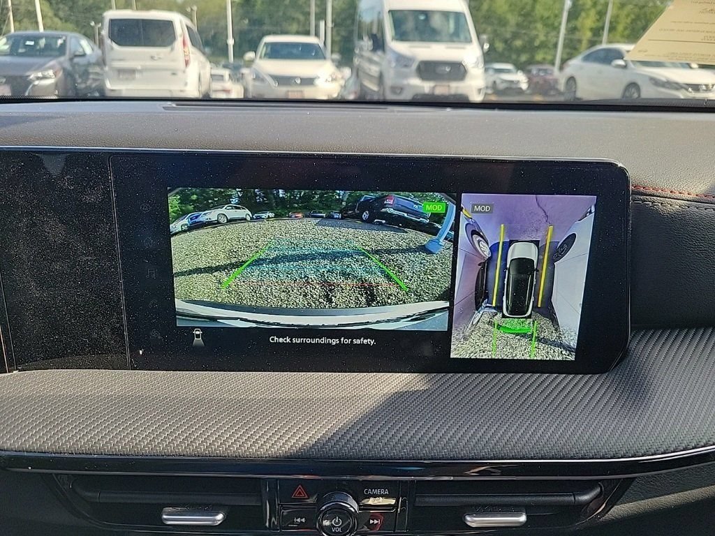 Certified 2025 Nissan Kicks SR FWD image 10