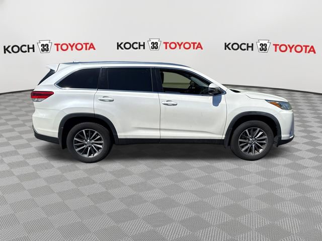 Used 2019 Toyota Highlander XLE AWD/4WD image 9