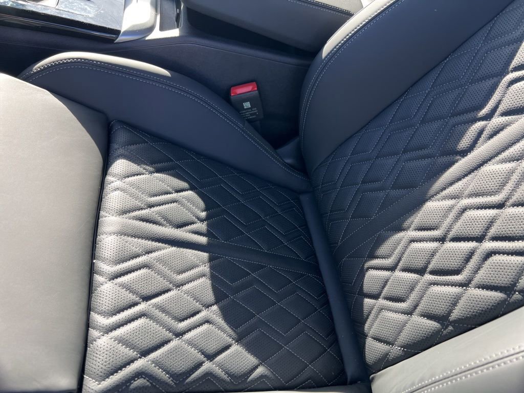 Used 2025 Audi SQ5 Prestige image 10