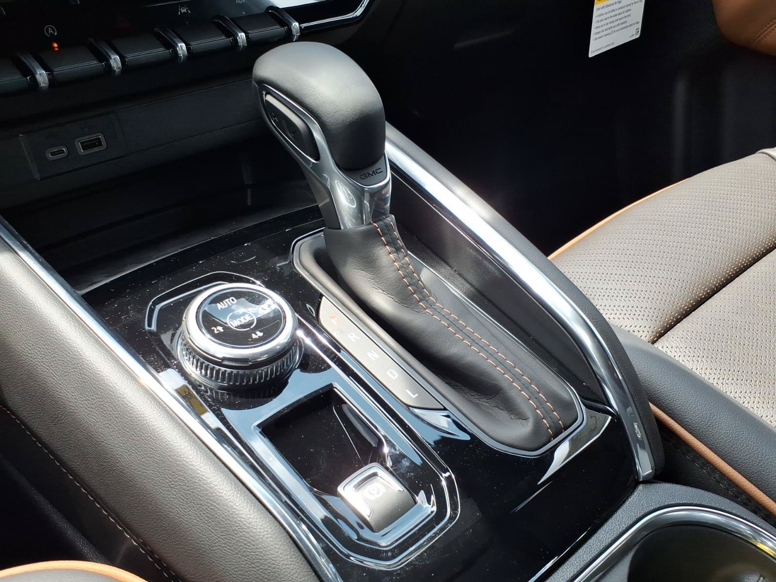 New 2026 GMC Canyon AT4 w/ Technology Plus Package AWD/4WD image 18