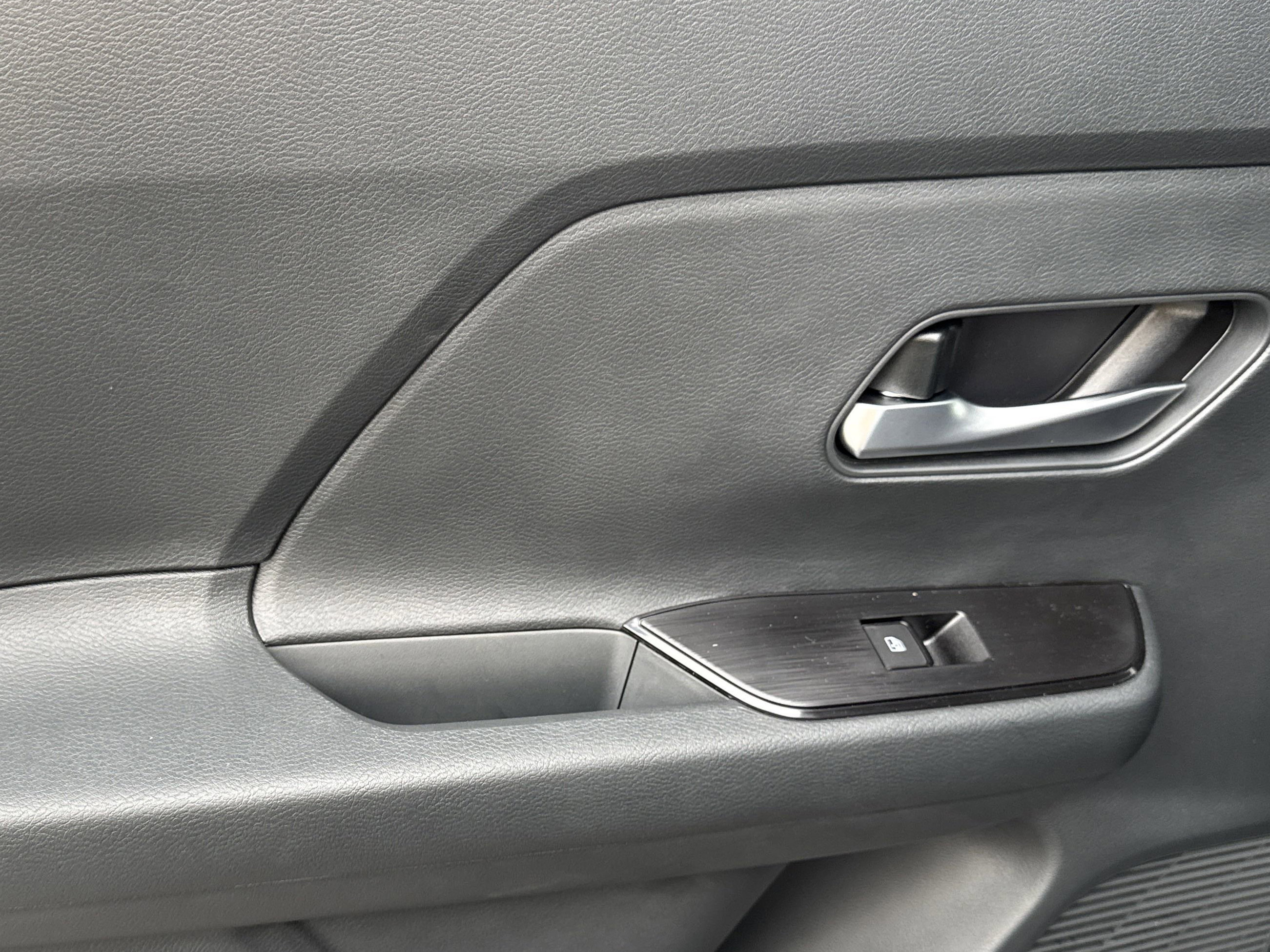 New 2025 Nissan Kicks SV w/ SV Premium Package image 12