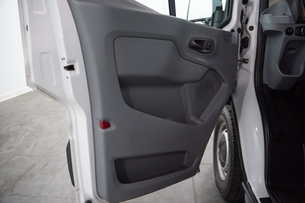 Used 2018 Ford Transit 150 XL RWD image 6