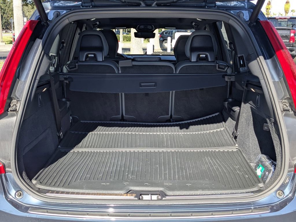 Used 2024 Volvo XC90 B6 Ultimate w/ Protection Package Premier image 13