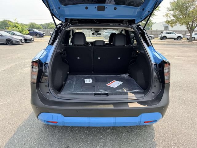 New 2026 Nissan Kicks SR w/ Cold Weather Package FWD image 12