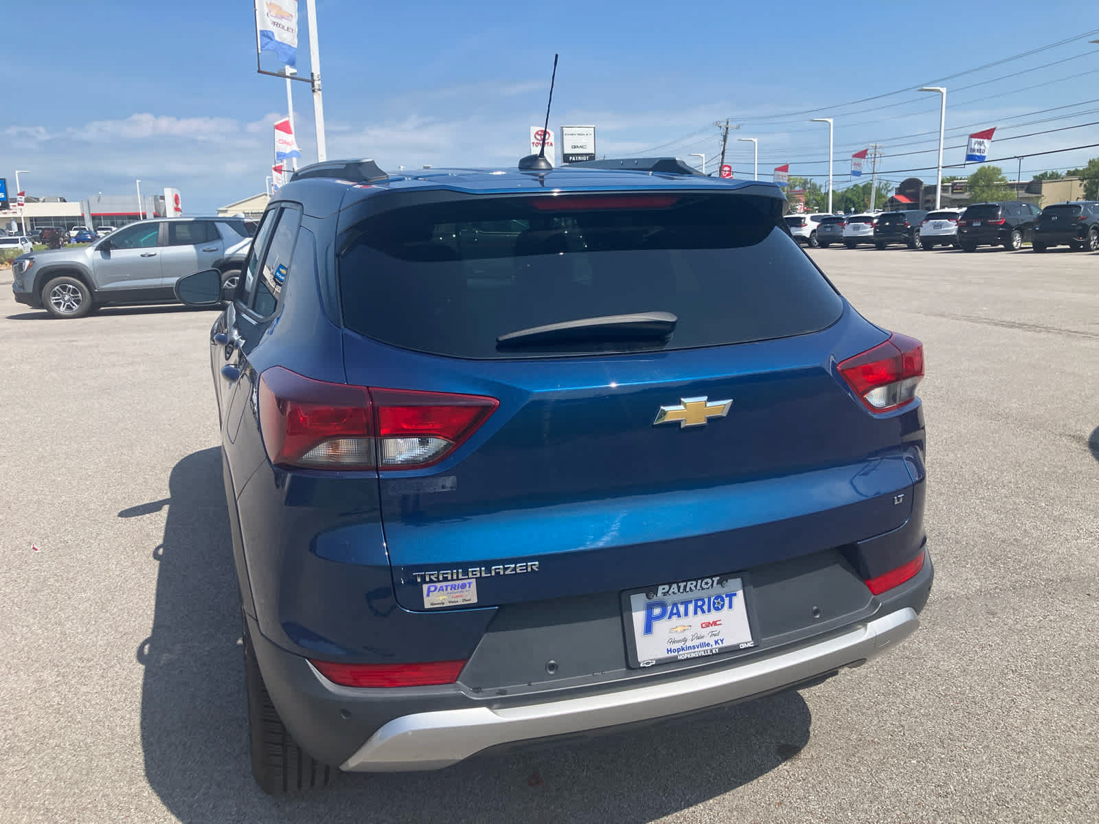 Used 2021 Chevrolet TrailBlazer LT w/ Convenience Package FWD image 6