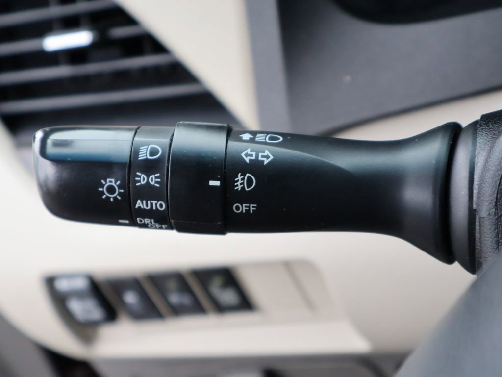 Used 2015 Toyota Sienna XLE Premium image 38