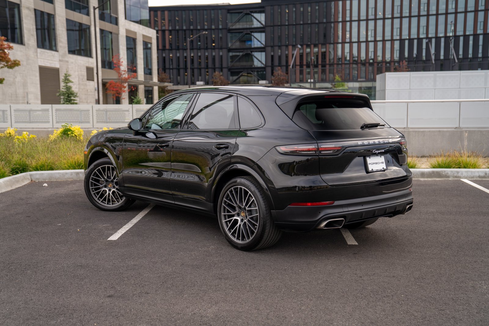 Certified 2023 Porsche Cayenne AWD/4WD image 3