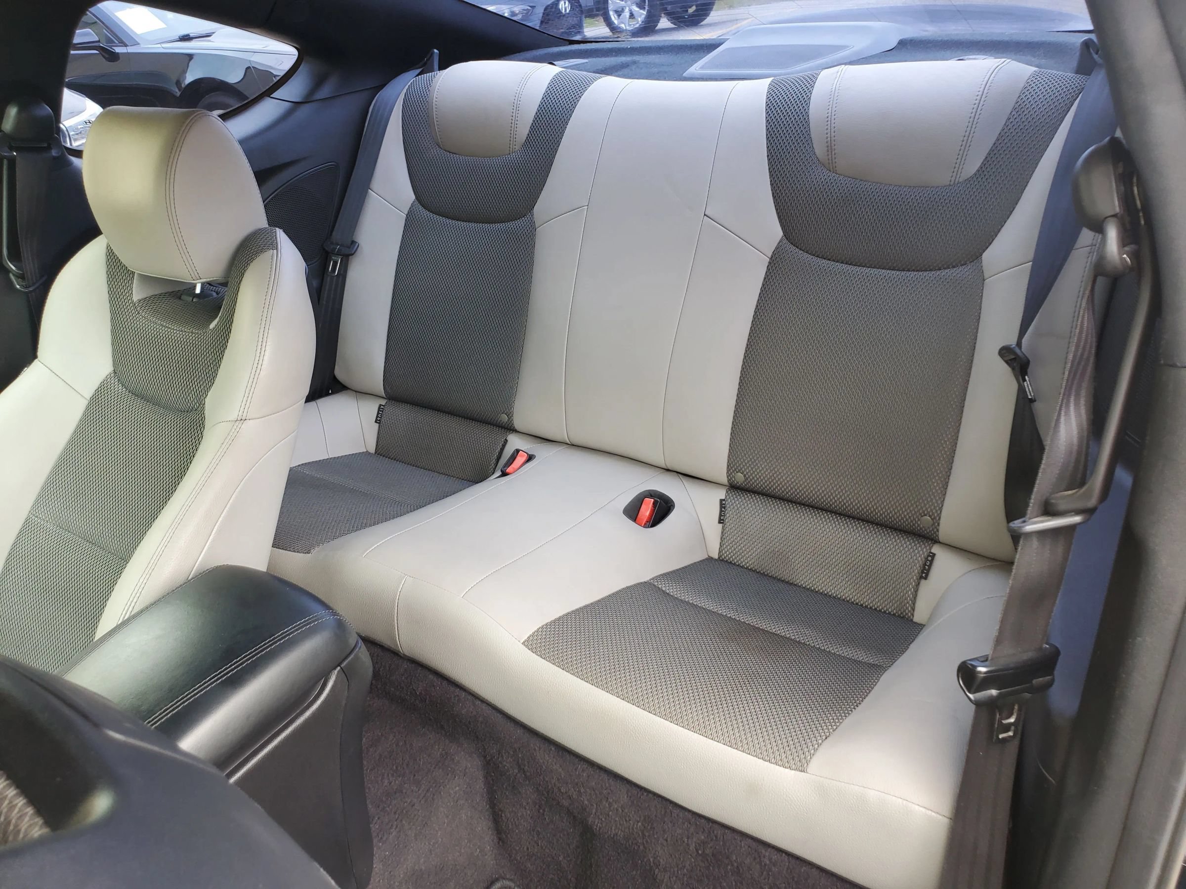 Used 2014 Hyundai Genesis 2.0T RWD image 23