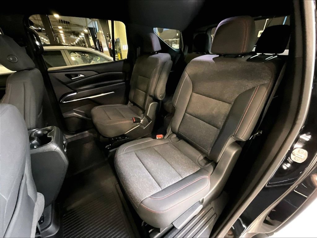 Used 2024 Chevrolet Traverse Z71 AWD/4WD image 15