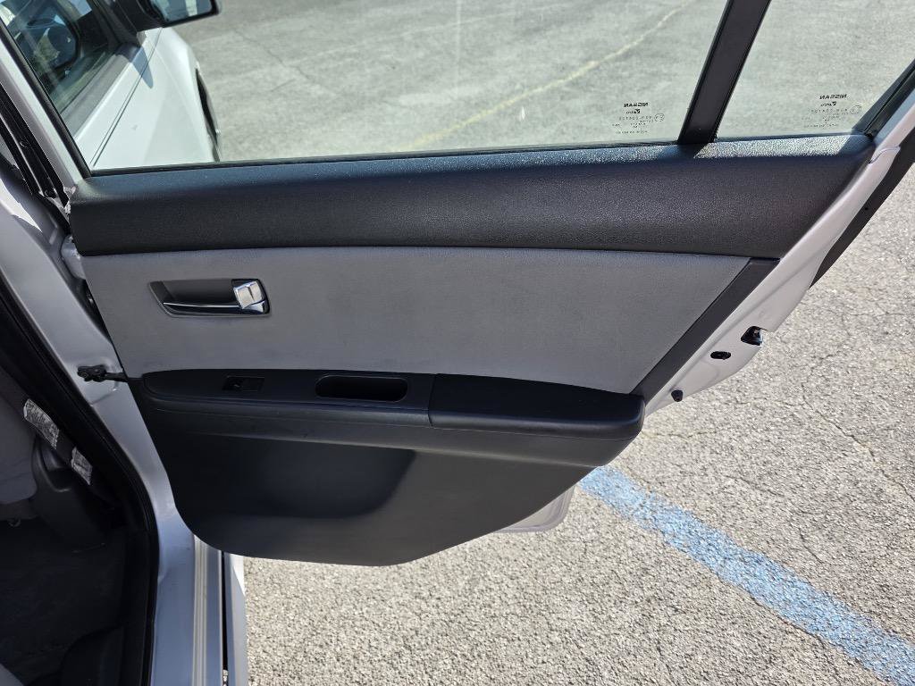 Used 2012 Nissan Sentra 2.0 SR w/ Special Edition Pkg FWD image 19