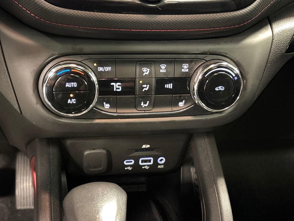 Used 2022 Chevrolet TrailBlazer RS w/ Sun and Liftgate Package image 38