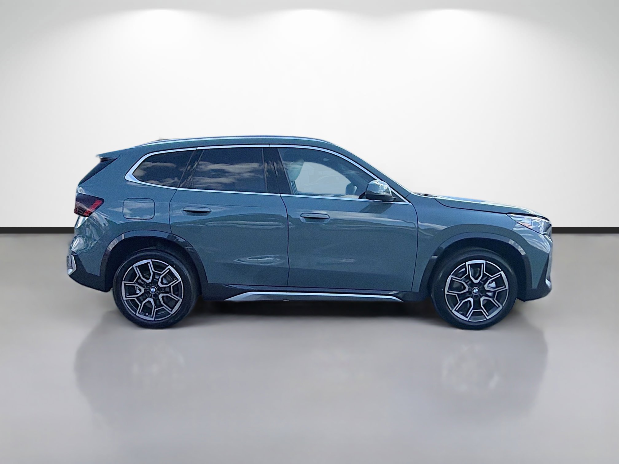 New 2026 BMW X1 xDrive28i w/ Convenience Package image 2