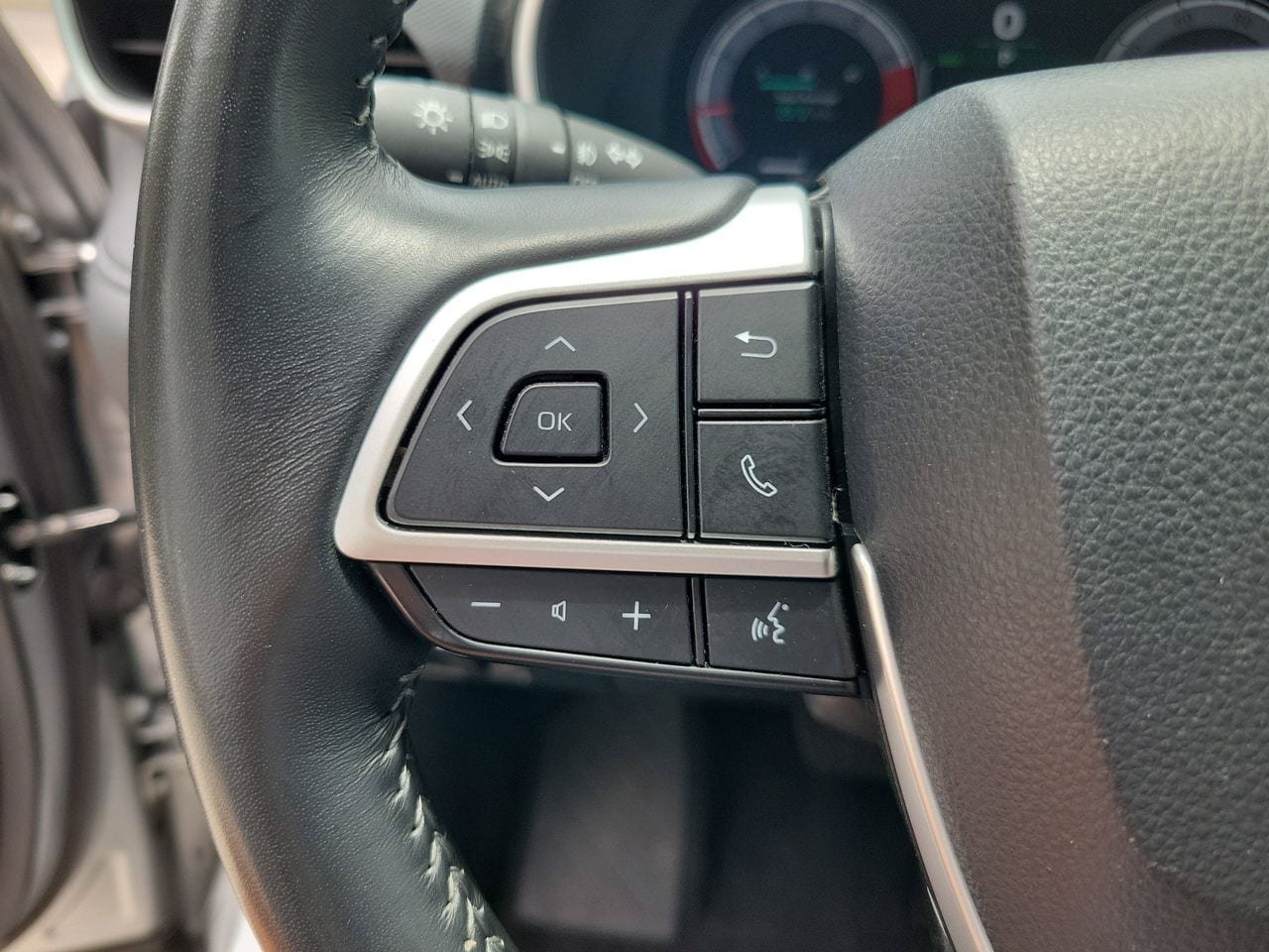 Used 2025 Toyota Highlander XSE AWD/4WD image 21