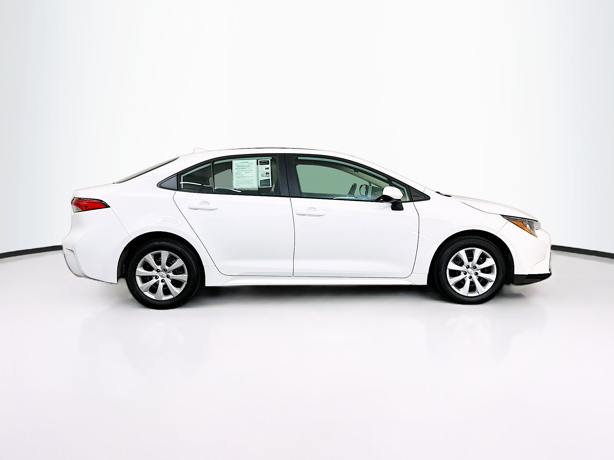 Used 2025 Toyota Corolla LE image 10