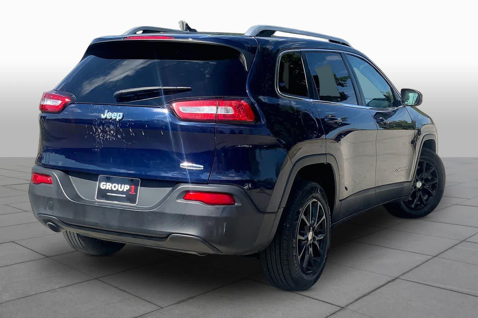 Used 2015 Jeep Cherokee Latitude FWD image 12