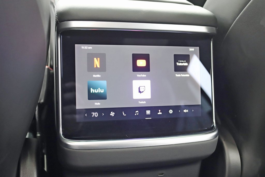 Used 2022 Tesla Model X image 27