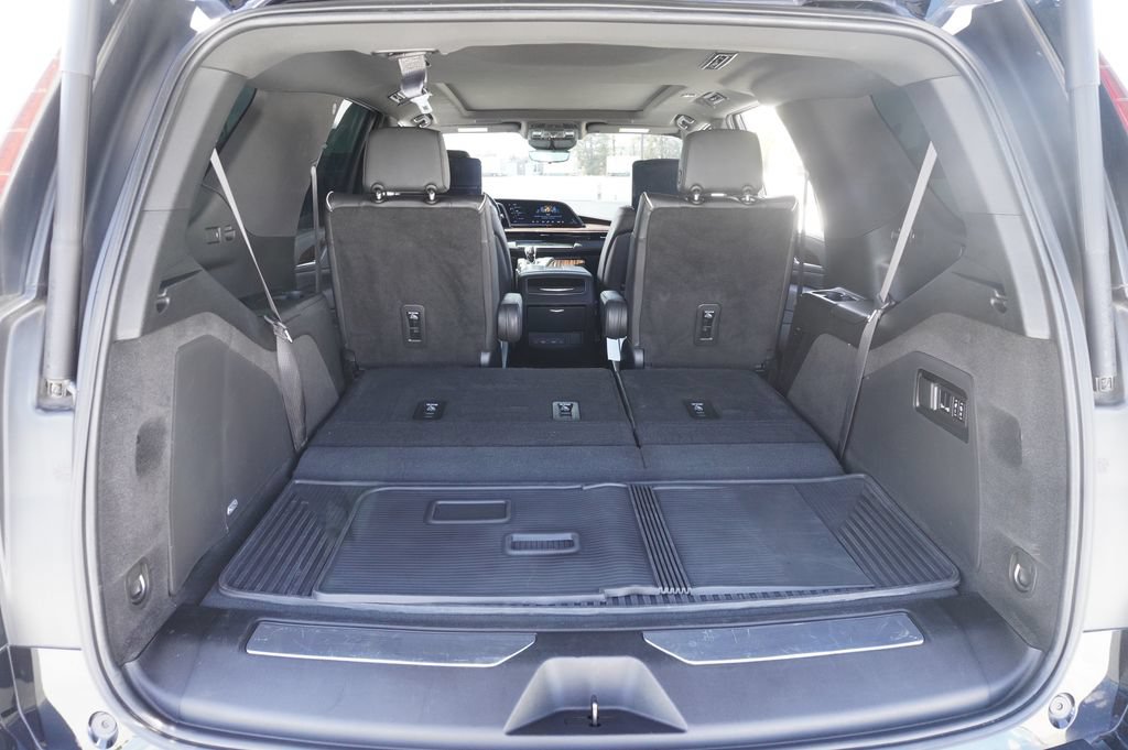Certified 2023 Cadillac Escalade Premium Luxury w/ LPO, Radiant Package AWD/4WD image 8