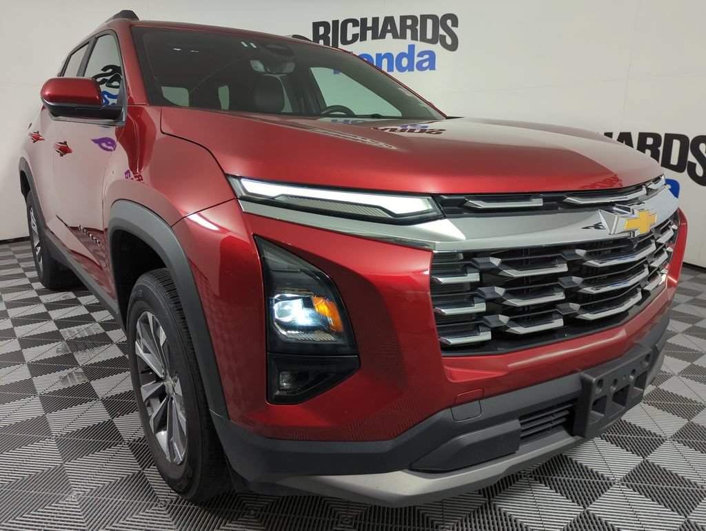 Used 2025 Chevrolet Equinox LT w/ Convenience Package II FWD image 6