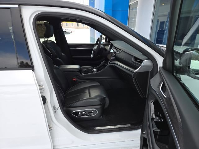 Used 2023 Jeep Grand Cherokee Overland w/ Luxury Tech Group IV image 53