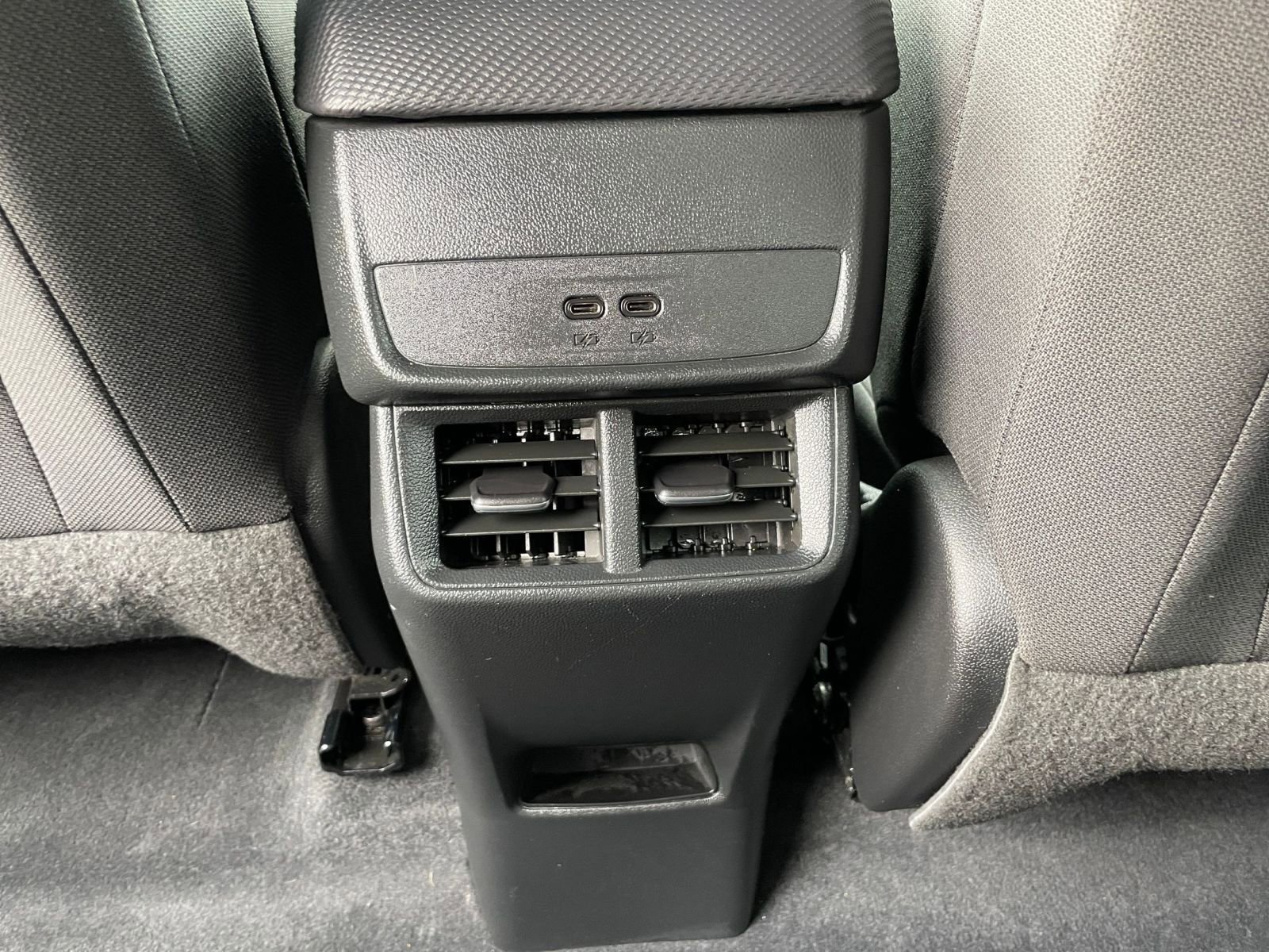 Used 2025 Chevrolet Equinox LT image 24