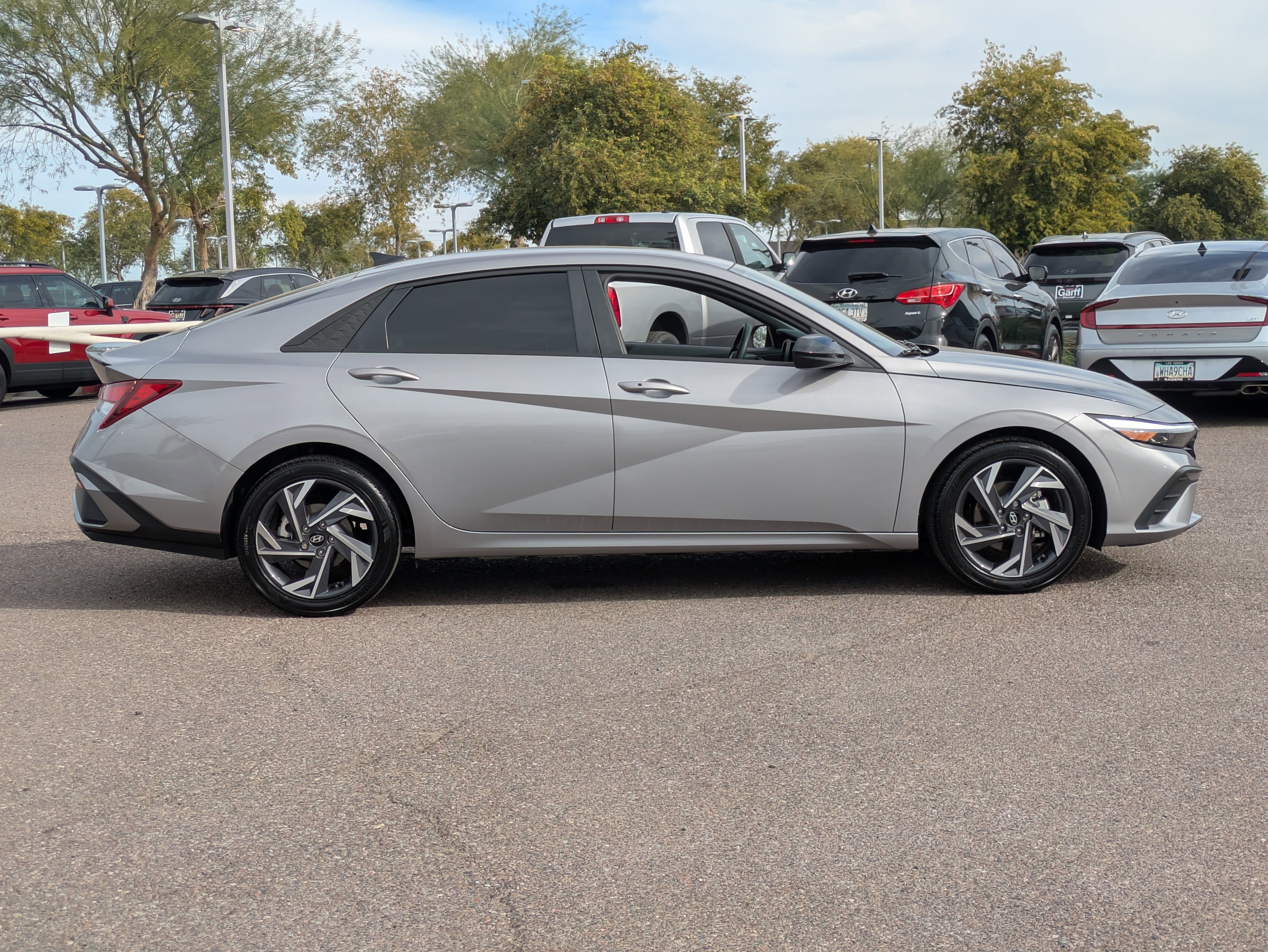 Certified 2025 Hyundai Elantra Sport video 2