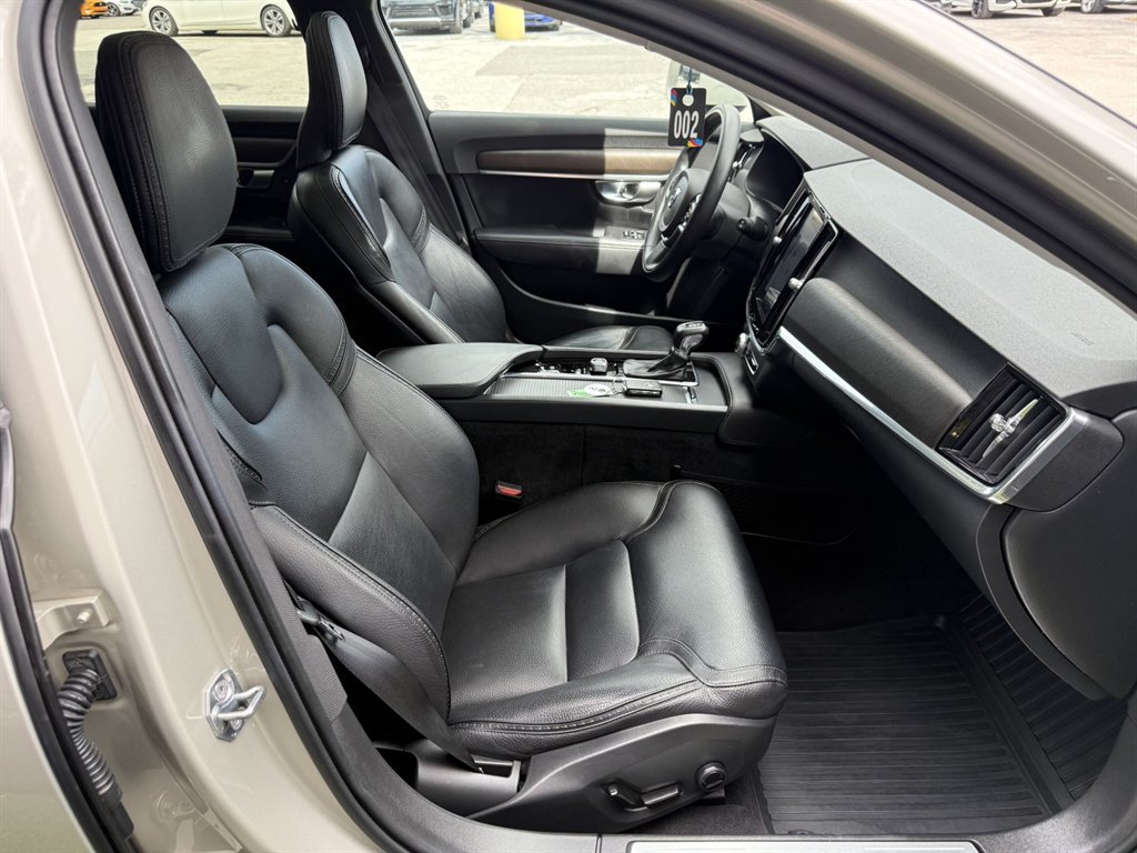 Used 2019 Volvo V90 T5 Cross Country AWD/4WD image 17