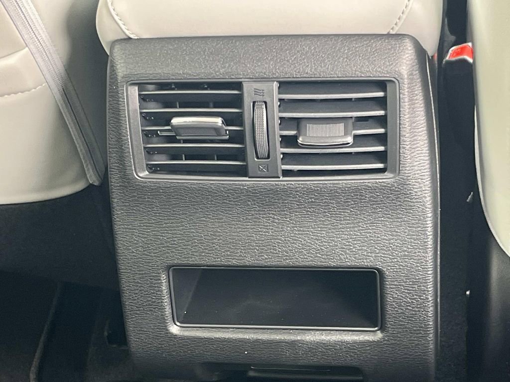 New 2026 Mitsubishi Outlander SE image 14