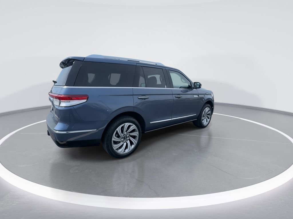 Used 2023 Lincoln Navigator Reserve image 8