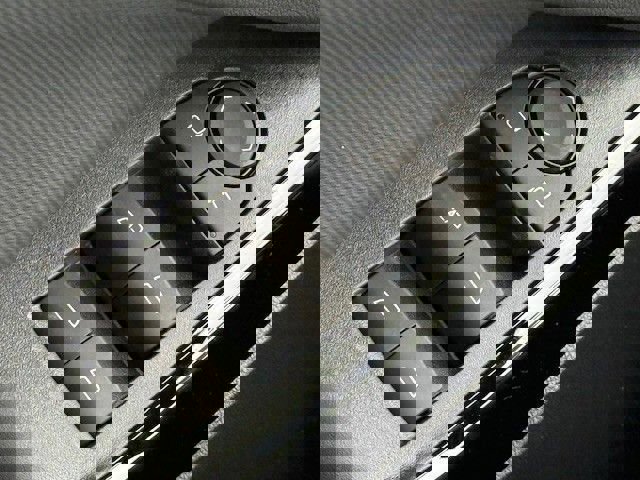 New 2026 Chevrolet Equinox LT w/ Convenience Package II image 32