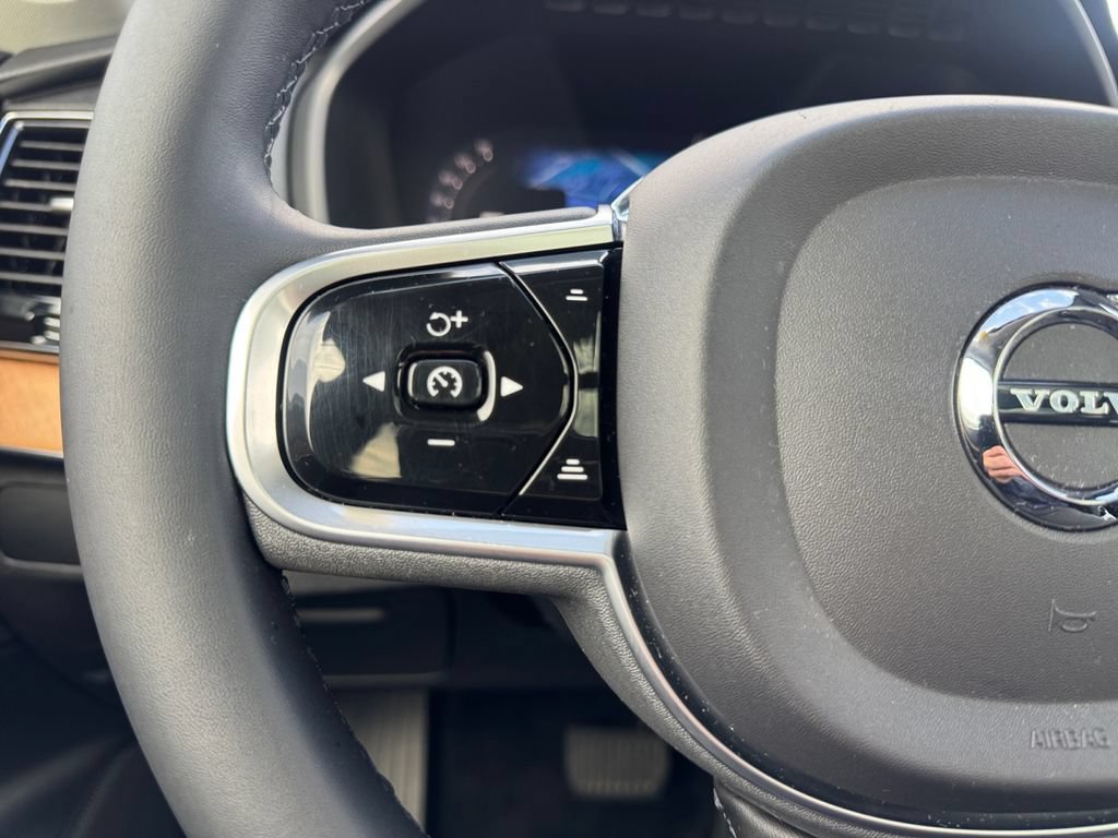 Certified 2023 Volvo XC90 B6 Plus w/ Protection Package AWD/4WD image 17