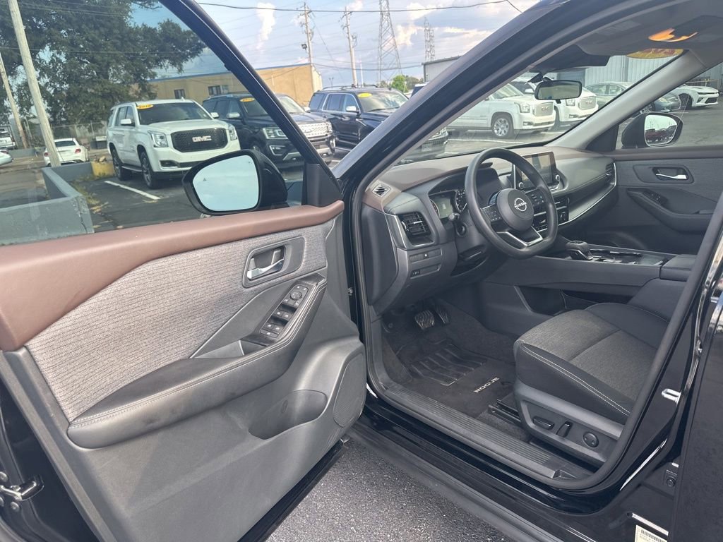 Used 2022 Nissan Rogue SV image 24