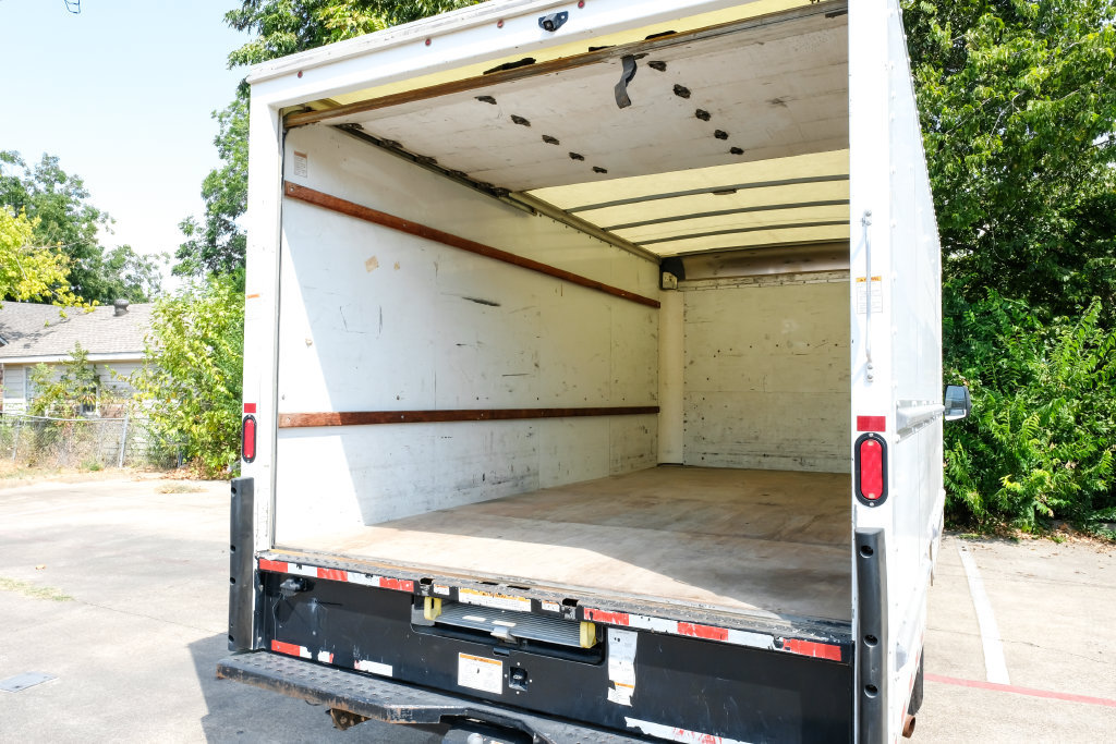 Used 2021 GMC Savana 3500 Extended w/ Power Convenience Package RWD image 28