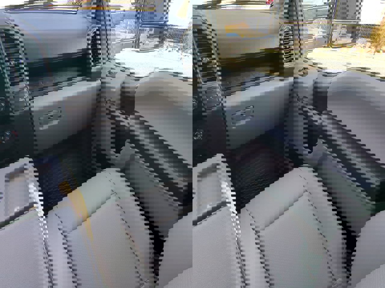 Used 2022 Ford F550 4x4 Crew Cab Super Duty w/ Power Equipment Group image 15