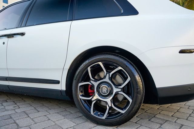 Used 2023 Rolls-Royce Cullinan Black Badge w/ Driver's Package image 16